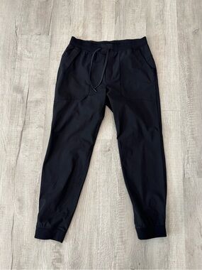 Women’s Lululemon joggers